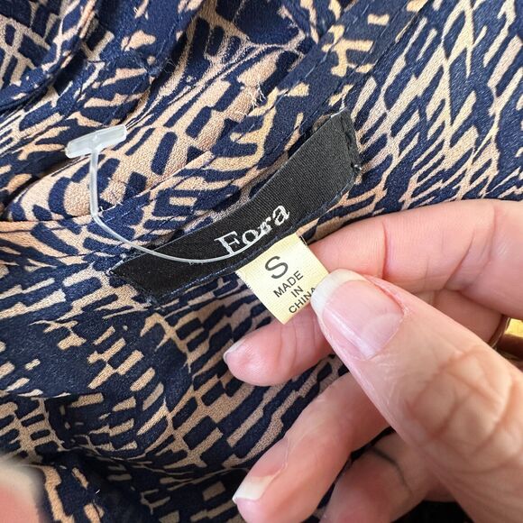 Fora Tan & Navy Front Button Strappy Decorative Back Wide Leg Jumpsuit Small - Picture 10 of 16